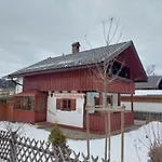 Holiday home Haeuschen Kunterbunt