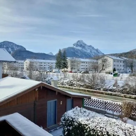 Holiday home Haeuschen Kunterbunt