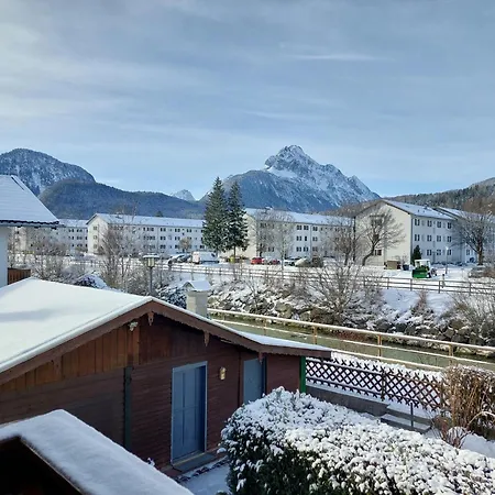 Haeuschen Kunterbunt 度假居 米滕瓦尔德